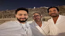 أخواتي وحبايبي.. حمادة هلال ينشر صورًا بصحبة السقا وسعد أثناء تأدية مناسك
