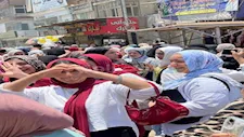 ورد وزغاريد وشوكولاتة.. أجواء احتفالية في المنوفية بانتهاء ماراثون الثانوية