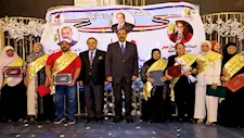 تكريم 15 أمًا مثالية من العاملين بالمحافظة والوحدات المحلية في سوهاج - صور
