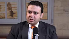 "على طريقة نجيب الريحاني".. عبدالمنعم إمام: الحكومة صاغت مشروع قانون التعليم بشكل سيء جدًا