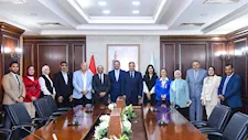 محافظ الإسكندرية يبحث استعدادات تطبيق منظومة التأمين الصحي الشامل (صور)