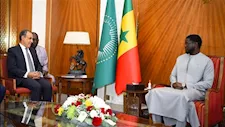 وزير الخارجية يسلم رسالة خطية من الرئيس السيسي إلى نظيره السنغالي