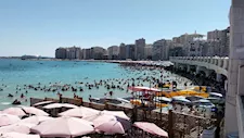 استمرار الموجة شديدة الحرارة.. الأرصاد: تحذير من الشبورة والقاهرة تسجل 43 درجة 