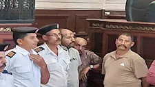 "دفنهم تحت البلاط".. وصول "سفاح المعمورة" محكمة جنايات الإسكندرية - صور