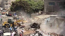 حريق شبرا الخيمة.. محافظ القليوبية يقود حملة لإزالة الأكشاك العشوائية- صور