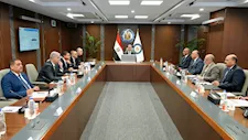وزير البترول يتابع الموقف التنفيذي لمشروع مجمع شركة البحر الأحمر الوطنية للبتروكيماويات