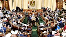 برلماني يحذر من شبهة عدم دستورية قرار حماية عمال "الدليفري"