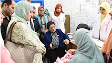 جولة لنائبة وزير الصحة بالبحيرة.. تتفقد مركز طب أسرة وتوصي بتوفير كراسي للمترددين