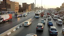 النقل تناشد السائقين عدم استخدام حارة الأتوبيس الترددي على الدائري