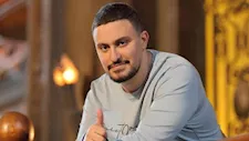 نجل أحمد السقا يكشف حقيقة تناوله "لبان" في نهار رمضان