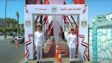 قبل فتح اللجان.. توافد واصطفاف الناخبين على اللجان الانتخابية
