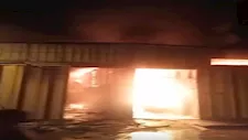 السيطرة على حريق هائل بمخزن أخشاب في الشرقية