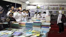 إقبال جماهيري على معرض السويس الثالث للكتاب- صور