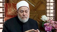 هل "لزقة النيكوتين" تفطر في رمضان؟.. علي جمعة يوضح (فيديو) 