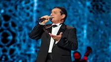 محمد ثروت يخضع لعملية جراحية ونجله يطلب الدعاء عبر "فيسبوك"
