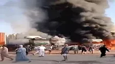 "جراج يتحول لكومة لهب".. النيران تلتهم 4 سيارات نقل بالشرقية (صور)