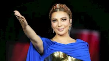بإطلالة مختلفة.. فائق حسن يظهر بشعر أشقر خلال استقبال أصالة في باريس (فيديو)