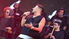 محمد حماقي يحتفل ببداية عام 2026 بنجاح حفله في الأردن