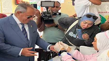 انتخابات الشيوخ.. محافظ بورسعيد يتفقد اللجان ويستفيد من مبادرة الكشف الطبي