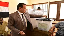 رئيس جامعة الوادي الجديد والعاملون يشاركون بانتخابات الشيوخ - صور