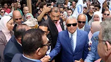محافظ الإسماعيلية يشيد بالتنظيم والتزام الناخبين خلال انتخابات الشيوخ - صور
