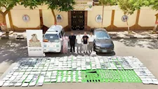  مداهمة الفجر.. سقوط أخطر ٥ تجار في السويس بـ٣٣٠ كيلو هيروين وآيس