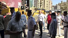 محافظ القليوبية يقود حملة مكبرة لإزالة الإشغالات بشارع 15 مايو - صور