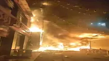 بالفيديو والصور.. ألسنة لهب ودخان كثيف.. لحظة اشتعال النيران في محلات بشبرا الخيمة