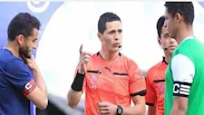 هل يعود محمود وفا لإدارة مباريات الأهلي في الدوري؟.. عصام عبدالفتاح يجيب 