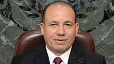 رئيس جامعة المنصورة يستقبل عميد حقوق عين شمس لمناقشة رسالة دكتوراه -(صور)