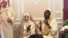 لم تظهر معه في حفل الكرة الذهبية.. من هي زوجة عثمان ديمبيلي المحجبة؟ (صور)