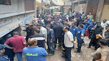 النيابة الإدارية تعاين موقع حريق مصنع النسيج في المحلة الكبرى