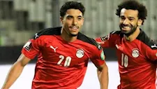صلاح يتفوق على أفضل لاعب بالعالم ومركز صادم لمرموش.. أفضل 100 لاعب في كأس