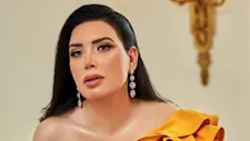 "بليزر أسود وجيب قصير".. عبير صبري تخطف الأنظار بإطلالتها