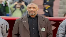 مدرب نيجيريا: "بالأمس نمت 3 ساعات فقط لأنني أريد الفوز على مصر"