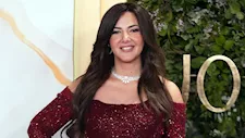 "لوك مختلف" دنيا سمير غانم تخطف الأنظار بالأسود اللامع