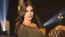 بقصة "حورية البحر".. هدى الإتربي بفستان جريء ولامع 