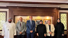 رئيس "سلامة الغذاء" يلتقي قيادات بلدية دبي لتبادل الخبرات الفنية