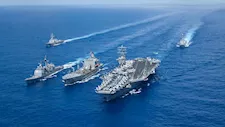 الأسطول الأمريكي قرب إيران.. ماذا نعرف عنه؟ وما قدراته النيرانية؟