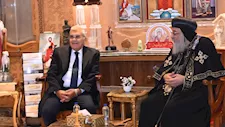 رئيس الشيوخ يهنئ البابا تواضروس بمناسبة عيد الميلاد المجيد 