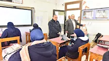 محافظ أسيوط يتفقد امتحان البرمجة والذكاء الاصطناعي للصف الأول الثانوي (صور)
