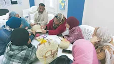 "علمني حرفة".. الشباب والرياضة تدرب فتيات الوادي الجديد على صناعة الخوص