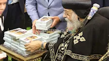 بالصور.. البابا تواضروس الثاني يستقبل المهنئين بعيد الميلاد 2026 بالعباسية