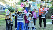 حدائق أسوان تتزين وتستقبل المحتفلين بعيد الميلاد المجيد بهدايا للأطفال (صور)