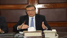 رئيس الإصلاح الزراعي يتابع الزراعات الصيفية ويشدد على مواجهة التعديات بكفر الشيخ.