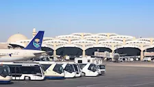 مطار الملك خالد بالرياض يدعو المسافرين للتحقق من رحلاتهم وسط اضطرابات جوية