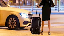 "أريد بيتزا".. استغاثة مشفرة للشرطة تنقذ ألمانية من تحرش سائق نقل ذكي