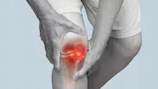 طريقة بسيطة قد تساعدك على تخفيف ألم الركبة دون أدوية 