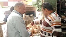 بالصور- ضبط 8 أطنان دقيق و460 علبة سجائر مجهولة المصدر في الإسماعيلية