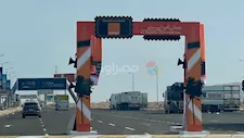 بوابة خاصة لاستقبال المواطنين احتفالا بمهرجان الجونة في مدخل الغردقة